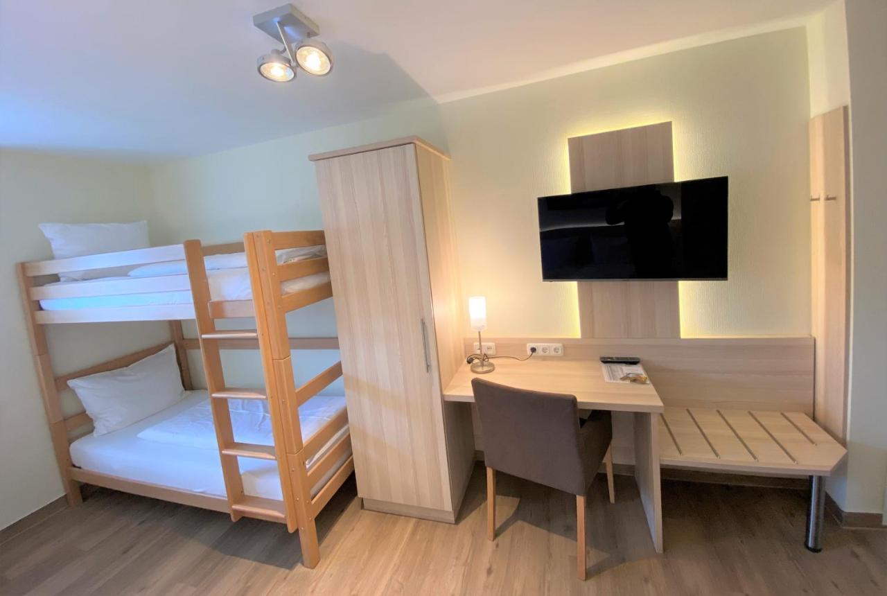 Hotel Am Wiesenweg L 24H Check-In Hausen  Екстериор снимка