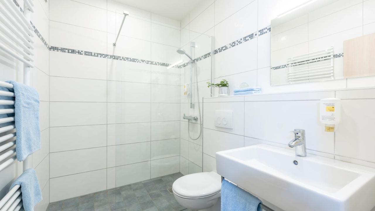 Hotel Am Wiesenweg L 24H Check-In Hausen  Екстериор снимка