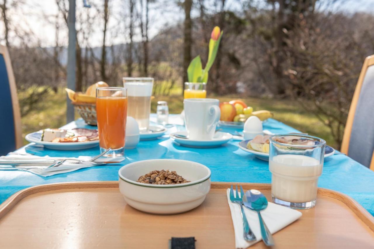 Hotel Am Wiesenweg L 24H Check-In Hausen  Екстериор снимка
