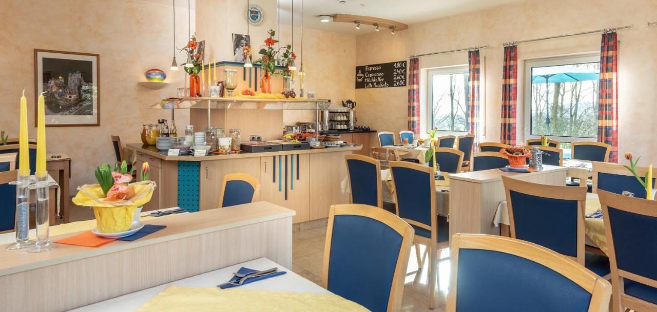 Hotel Am Wiesenweg L 24H Check-In Hausen  Екстериор снимка