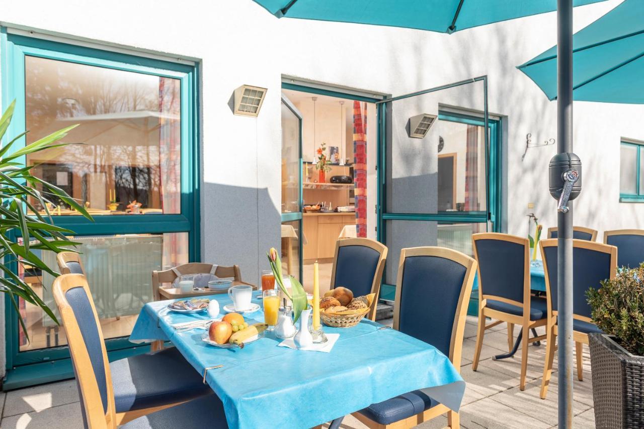 Hotel Am Wiesenweg L 24H Check-In Hausen  Екстериор снимка