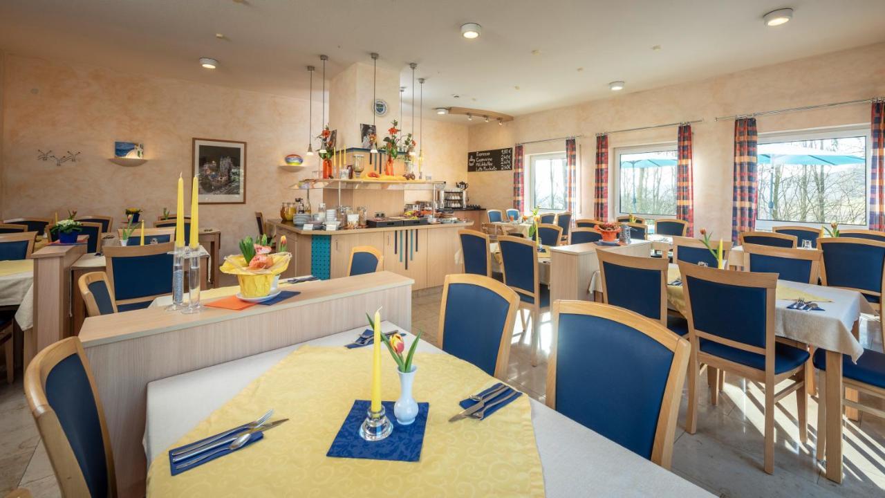 Hotel Am Wiesenweg L 24H Check-In Hausen  Екстериор снимка